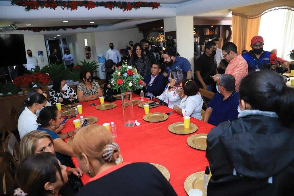 Presidente Redondo celebró la Navidad con el gremio de periodistas que cubren el Congreso Nacional